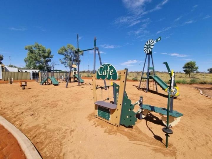 Erldunda Desert Oaks Resort Ghan Exterior photo